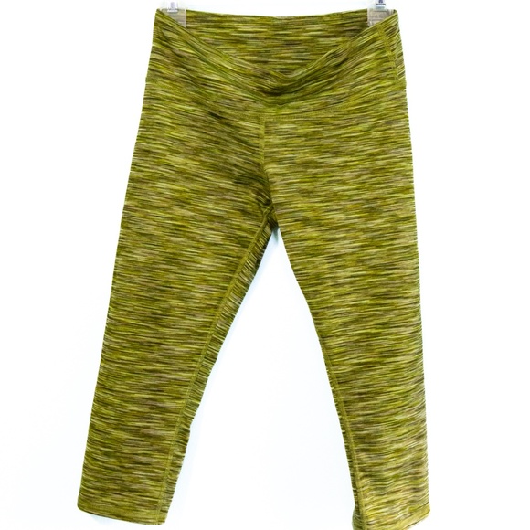 ALO Yoga Pants - Alo Yoga Mid-Rise Airbrush Cropped Green Spacedye Capri Leggings